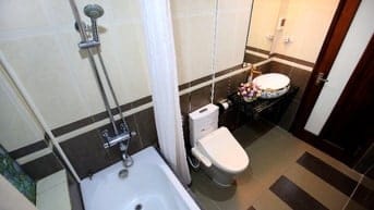 Căn hộ dịch vụ phố Đào Tấn cho thuê căn 1 ngủ 50m2, thoáng có ban công