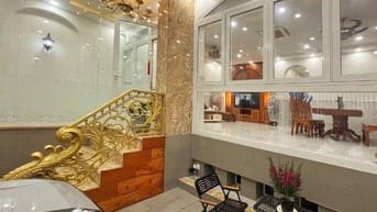 BÁN GẤP TÒA CHDV 9x19 GIA ĐÌNH Ở NHƯ BIỆT THỰ VÀ THU NHẬP 120TR/THÁNG