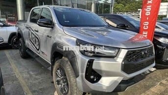 (Xe Hãng) Toyota Hilux 2024 2.4L 4x2 AT - 25600 km