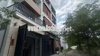 Cần bán gấp nhà hẻm xe hơi 2 mặt tiền 3 lầu