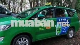 Toyota Innova Xanh lá 7 chỗ