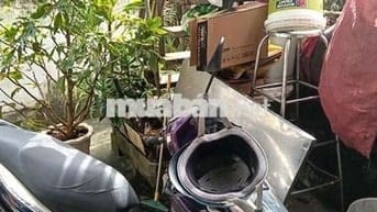 Nhà trật ra gấp xe nhà ít di