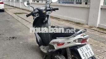 nhà có xe máy cần bán.