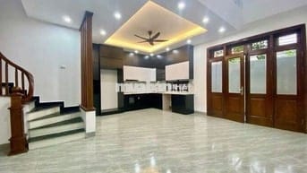 Bán nhà đẹp phố Ngọc Lâm – ngõ nông, 20m ra mặt phố
Diện tích 60m²