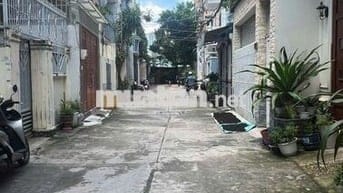 TÂN PHÚ
HẺM NHỰA 8M OTO THẲNG MỘT TRỤC 3 TẦNG BTCT 77M² NHỈNH 8 TỶ