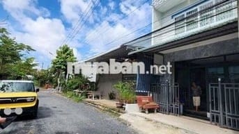 Bán gấp  nhà 1 trệt 1 lầu ở Đ. Lê Thị Lơ 125m2 SHR giá 1 tỉ 240 triệu