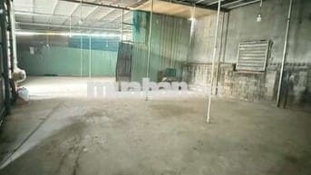 Kho cho thuê DT 300m² có điện nước sh đường tải 5T vào Kg ngập,Dột Ạ!