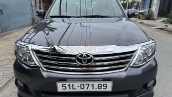 Toyota Fortuner 2014 Xám