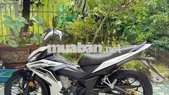 Winner V1 trắng 2016