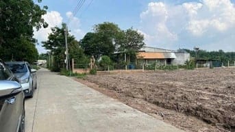 Cô Trâm bán lô đất về quê gần trường THPT Tân Hiệp giá 690tr /420m2 