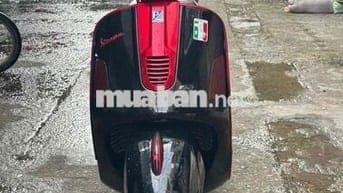 Piaggio Vespa GTS 125ie 4v Đen, Đỏ