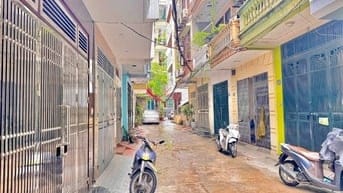 Bán nhà phố Chùa Láng ô tô thang máy thoáng trước sau, 43m2, 5t.