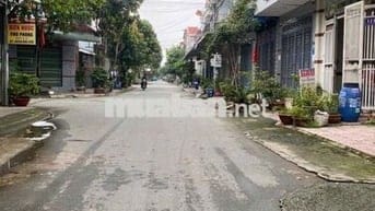 Chí chủ bán nha nhà phố, thuộc Dĩ An, Bình Dương