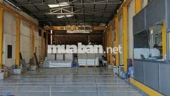 CHO THUÊ XƯỞNG 300M2 MẶT TIỀN QL1A, BÌNH TÂN – CÓ CẨU TRỤC 5 TẤN