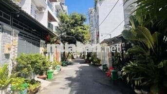 Nhà phố trệt 2 lầu. Có 4Pn 3wc. Dân cư hiện hữu. Mặt tiền 6m hẻm thông