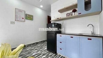 HOT HOT - PHÒNG ĐẸP  - NỘI THẤT XỊN XÒ - BAN CÔNG - TRẦN HƯNG ĐẠO Q.1