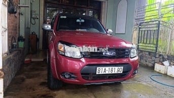 Ford Everest 2013 2.5L 4x2 MT - 230000 km