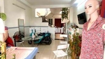 HXH Lạc Long Quân ngay chợ - 4m x 12m - 2 tầng BTCT 3PN - 7,3 tỷ