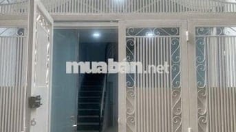 Bán nhà riêng quận Phú Nhuận,  1 trệt, 2 lầu, sân thượng; 2PN; 3 WC