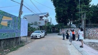 Cần bán mảnh đất tại ngã tư Lục Quân Hoà Lạc