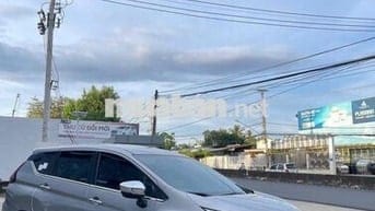 Xpander Premium Bạc MY25 - ODO 8km - Giá Hời