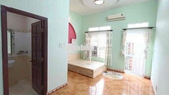 CĂN HỘ DỊCH VỤ 1 PN BAN CÔNG, CỬA SỔ, RỘNG 35M , KỆ BẾP NẤU ĂN,