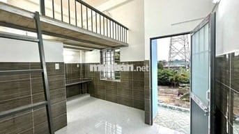 PHÒNG TRỌ SIÊU THOÁNG CÓ BAN CÔNG GẦN TRƯỜNG NTT