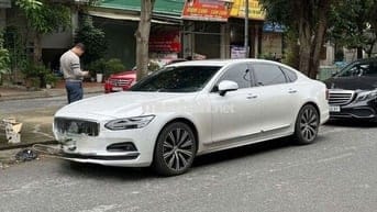 E cần bán Volvo S90 sx 2025 Trắng 4000km