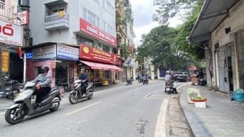 nhà mặt phố Tạ Quang Bửu, Hai Bà Trưng 68m, 6t, mt 5.5m. Giá: 59.9 tỷ