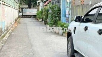 NHÀ MẶT TIỀN NHỰA THÔNG BÀ ĐIỂM GẦN PHAN VĂN HỚN CHỢ ĐẠI HẢI