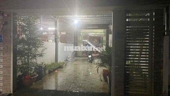 chính chủ cần bán nhà sổ riêng xây kiên cố