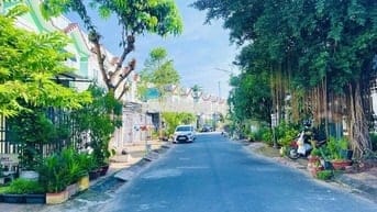 Cho Thuê Nhà 1 Trệt 1 Lầu. 2 Phòng Ngủ. Lộ Ô Tô