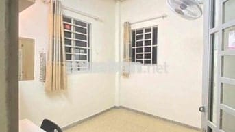 Phòng cho thuê thoáng mát 2 cửa sổ, ban công