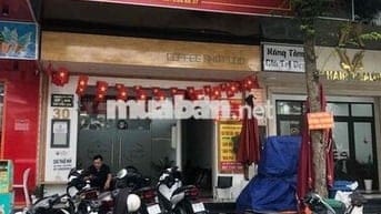 Cần nhượng lại văn phòng làm việc