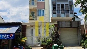 NHÀ PHỐ QUỐC HƯƠNG 3 LẦU CHO THUÊ GIÁ 35 TRIỆU