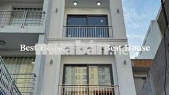 STUDIO BAN CÔNG - NGAY LUỸ BÁN BÍCH - PHÒNG ĐẸP - CÓ MÁY GIẶT RIÊNG