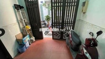 cho thuê phòng trọ ngay trung tâm quận 1, giá sinh viên bao điện nước.