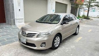 Toyota Altis 1.8G Số sàn Vàng cát