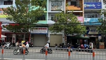 CHO THUÊ NHÀ MẶT TIỀN TẠ QUANH BỬU P5Q8. Có vỉa hè rộng 8,5m