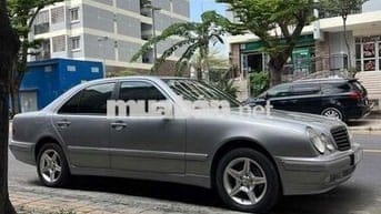 cần bán xe mer e240 sx 201 còn zin chạy rất ngon