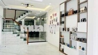 Bán Nhà Mới Xây Mặt Tiền Lương Văn Can P.2 : 8T5 TL