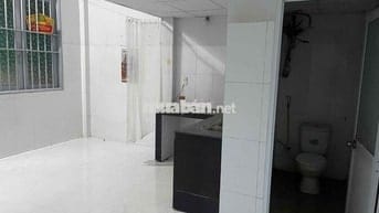 Cho thuê nhà có vườn, đường ô tô