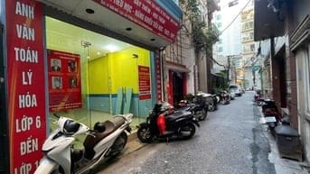 Cho thuê nhà mặt Ngõ Huế, Hai Bà Trưng, DT 70m2, 3,5 tầng, ô tô đỗ cửa