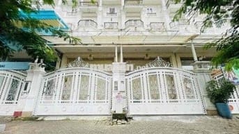 CHO THUÊ NHÀ MẶT TIỀN CITY LAND Q7, TRỆT 3 LẦU 60 TRIỆU