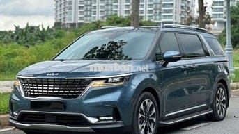 Kia carnival 2.2D signature 7S  - 9000 km