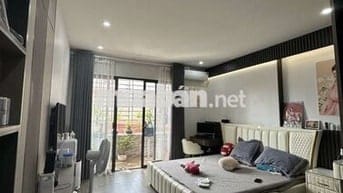 VIU 2 THOÁNG HƯỞNG CHON GIÓ HỔ VA CÔNG VIÊN.NHÀ ĐẸP. NỌI THẤT XỊN