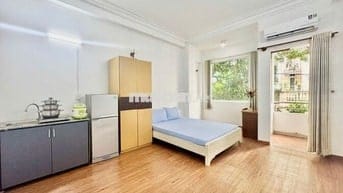 Ban công cửa sổ thoáng mát tại Đào Duy Anh-gần Hồ Văn Huê