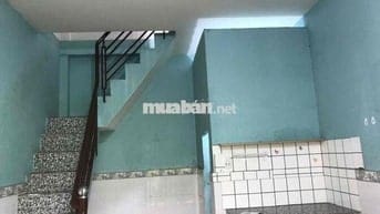 nhà bán 600tr gần ngã 3 Long hậu