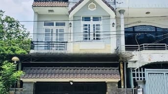 Chủ bán gấp biệt thự 110m2 giá 3tỷ8 gần vòng xoay Phú Hữu,Quận 9 có sổ