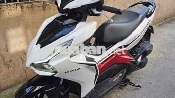 Honda Airblade 125 Trắng đỏ 10.xxx km
